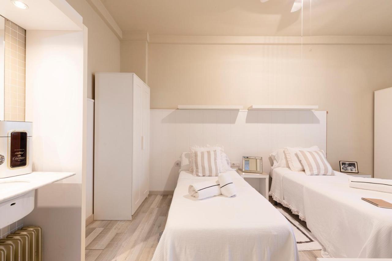 Ar Residencia Estudiantil Barcelona Exterior photo